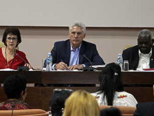 Diputados evalúan papel de los Joven Club de Computación en el proceso de informatización en Cuba