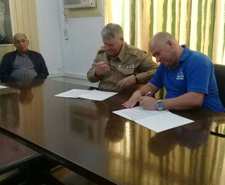 Joven Club firmó el convenio de colaboración con la Asociación de Combatientes de la Revolución Cubana (ACRC)