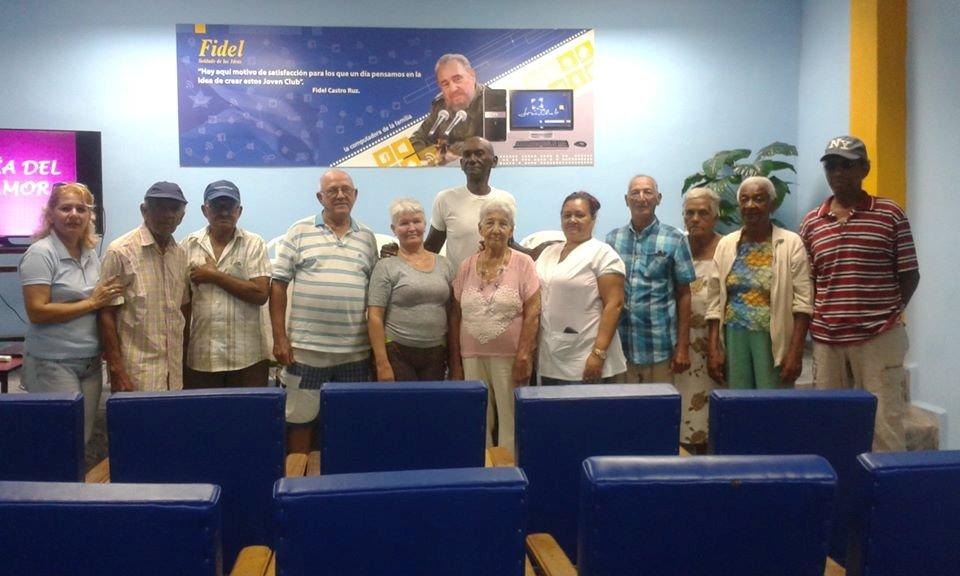 Joven Club Isla II, comparte con los Abuelos de la casa «Alegrías de Vivir»