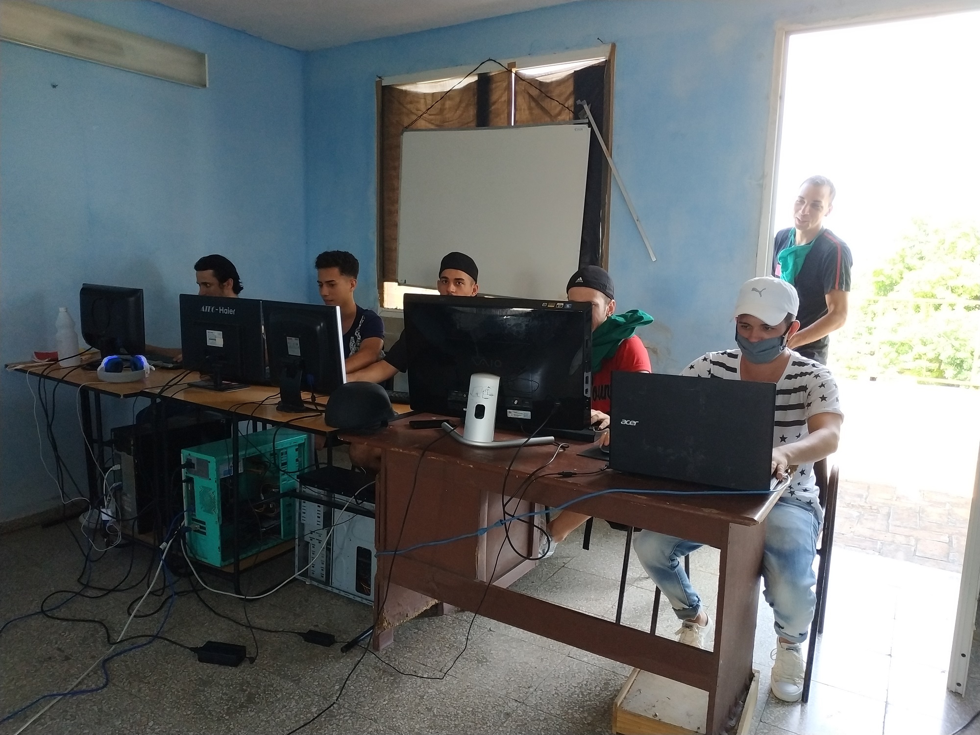 Equipo municipal nuevitero de Dota 2 entrena para torneo provincial