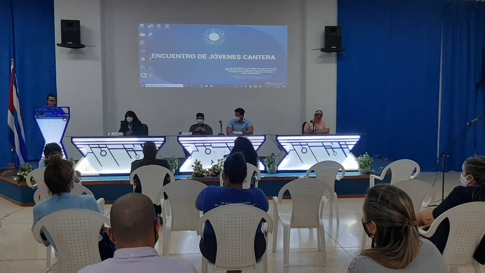 Encuentro con jóvenes canteras