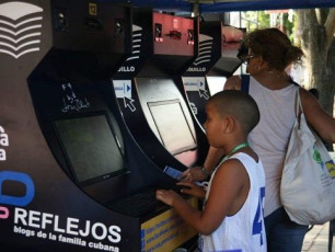 Joven Club en la Feria Tecnológica Guayabera 5.0