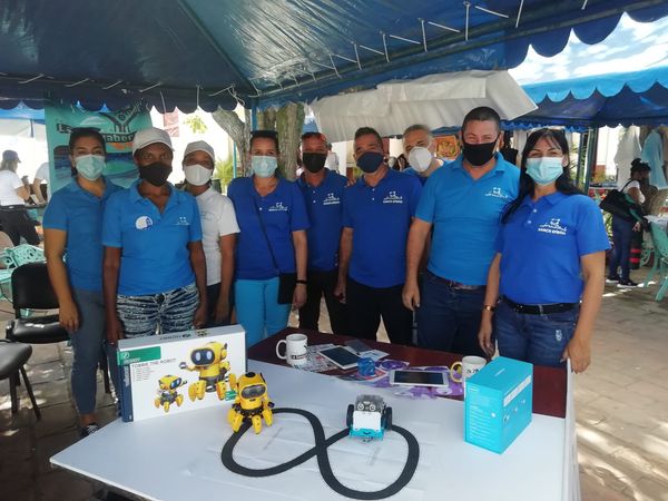 Joven Club y la Robótica educativa en la Feria Tecnológica Guayabera 5.0