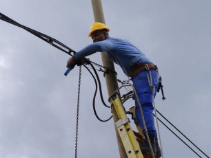 Sin pausa recuperación en las comunicaciones en Pinar del Río